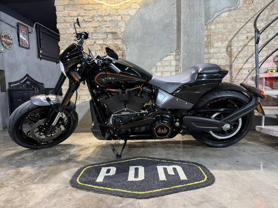 HARLEY-DAVIDSON SOFTAIL FXDR 114 
